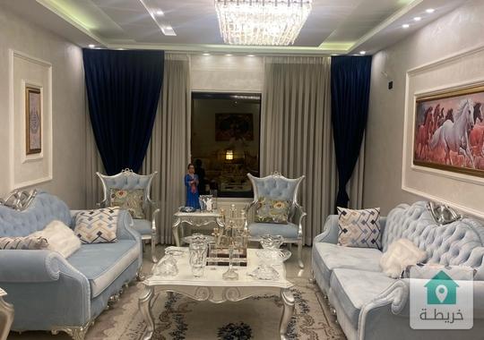 شقة للبيع طابق ( شبه ارضي ) مكشوفه مع حديقة في اجمل مناطق طريق المطار خلف جامعة البترا وقريب مديرية