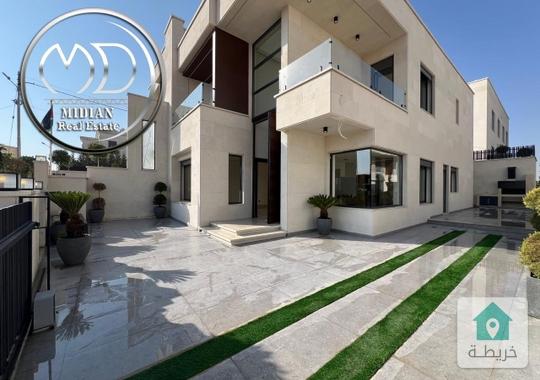 فلل جديدة للبيع في أجمل مواقع حي الصحابة مع مسبح وتراسات وحدائق تشطيبات و ديكورات عصرية فاخرة اطلالة