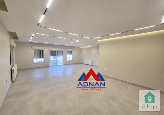 الصويفية شقة طابقية 4 نوم للإيجار الفارغ مجددة بالكامل